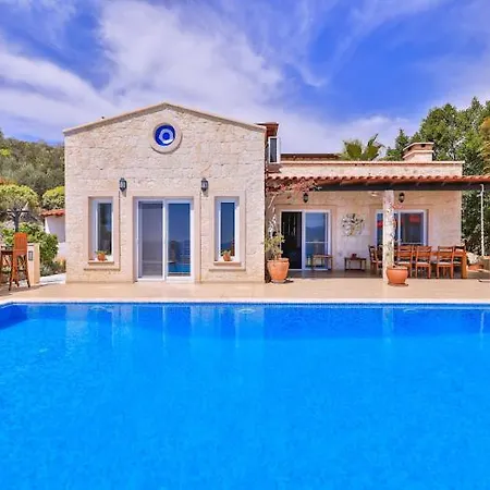 Scarlett Villa