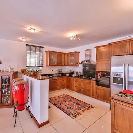 Scarlett Villa